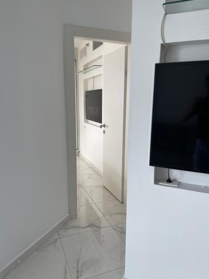 Amazing Suite On The Sea-סוויטה מדהימה על הים Bat Yam Exterior photo