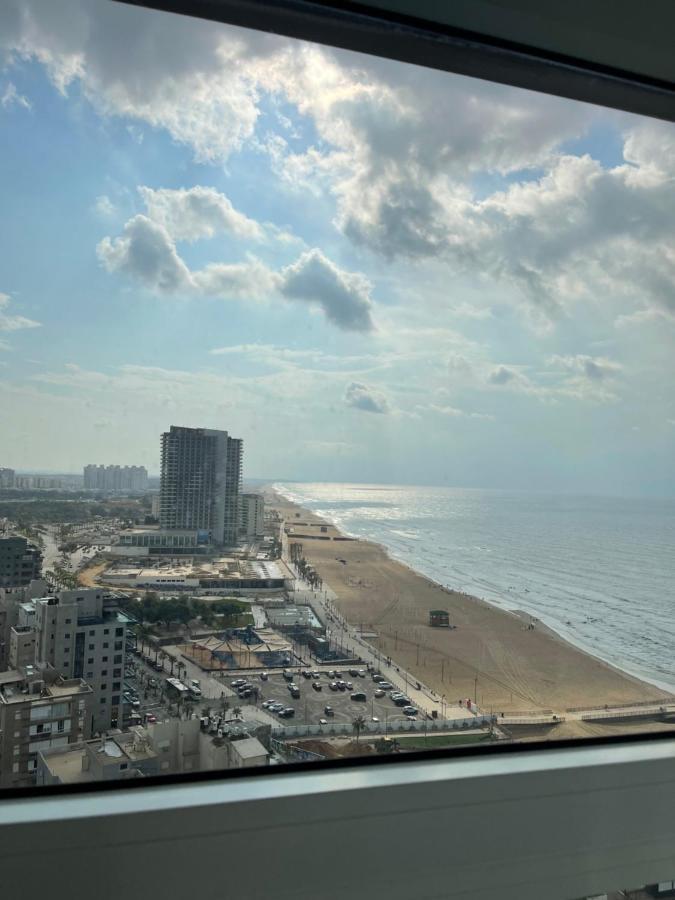 Amazing Suite On The Sea-סוויטה מדהימה על הים Bat Yam Exterior photo