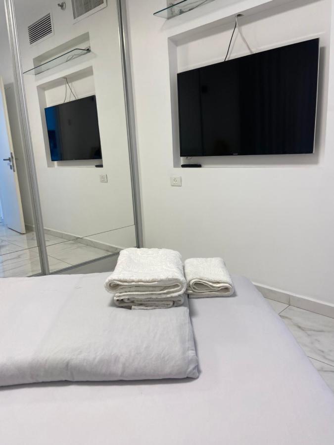 Amazing Suite On The Sea-סוויטה מדהימה על הים Bat Yam Exterior photo