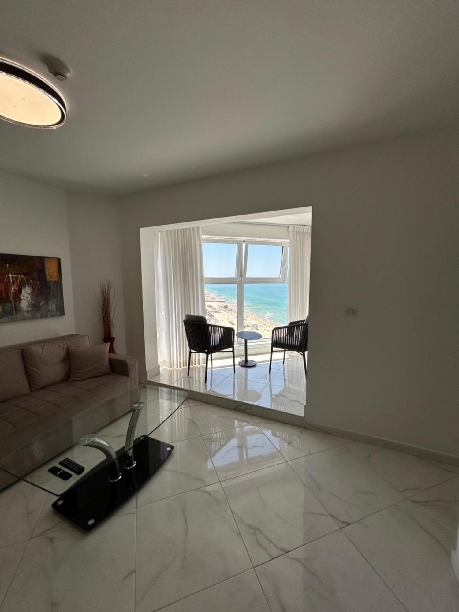 Amazing Suite On The Sea-סוויטה מדהימה על הים Bat Yam Exterior photo