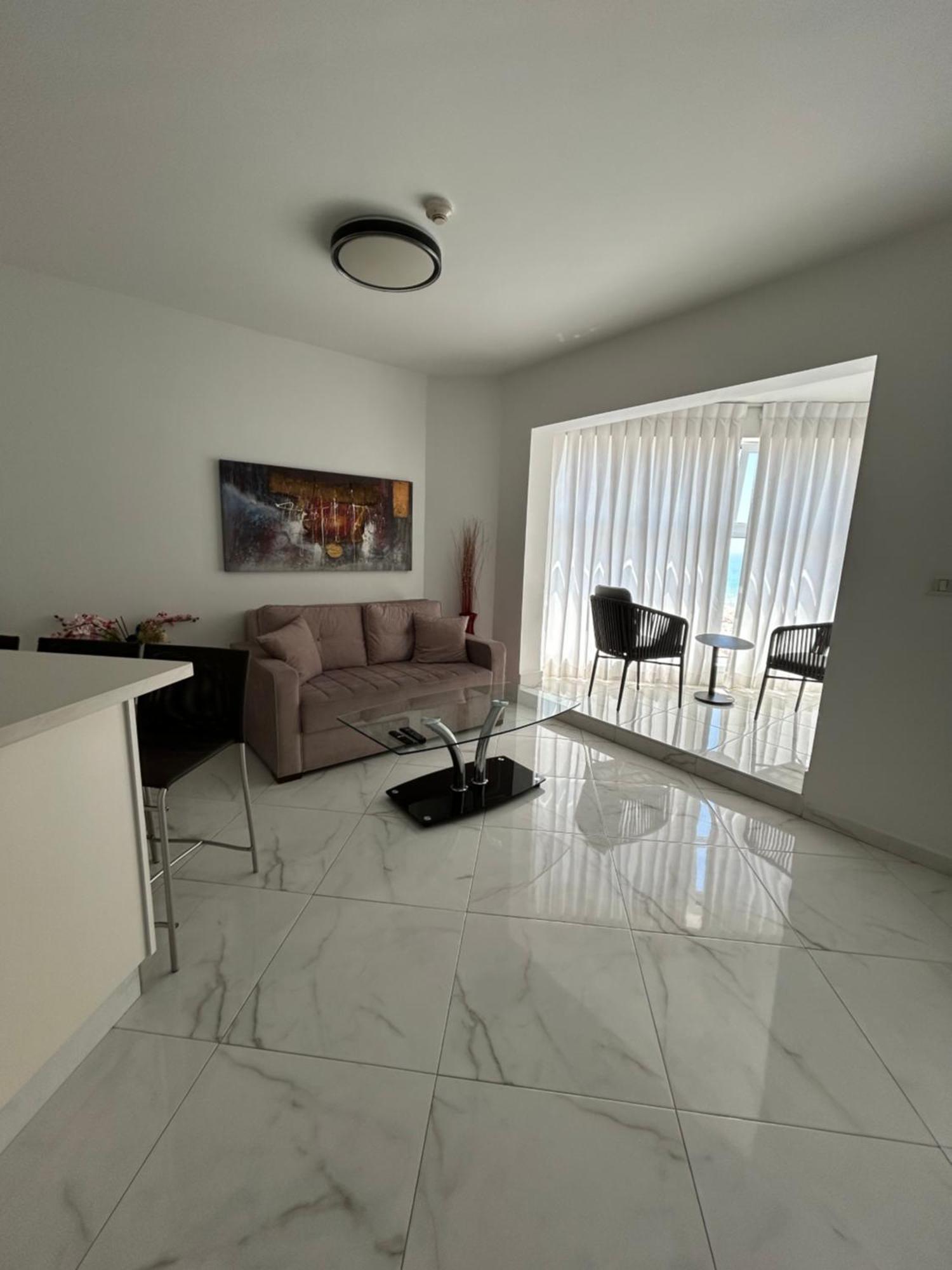 Amazing Suite On The Sea-סוויטה מדהימה על הים Bat Yam Exterior photo